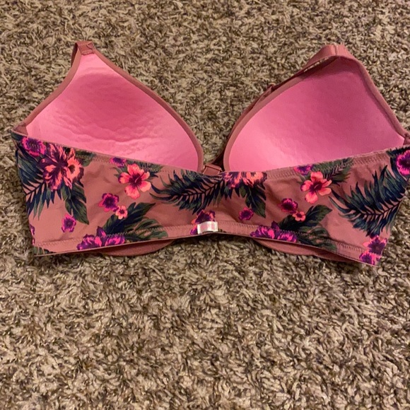 PINK bra - Picture 2 of 3
